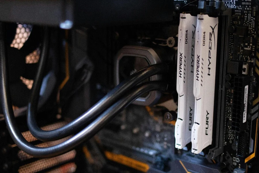 Fotografía de cerca de la memoria RAM HyperX