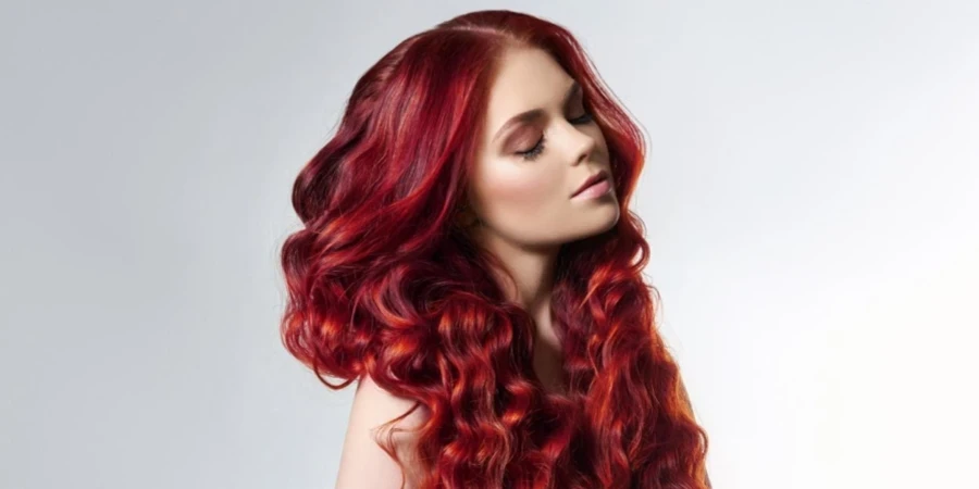 capelli rosso ciliegia scuro