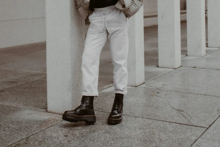 Botas de combate masculinas de couro preto