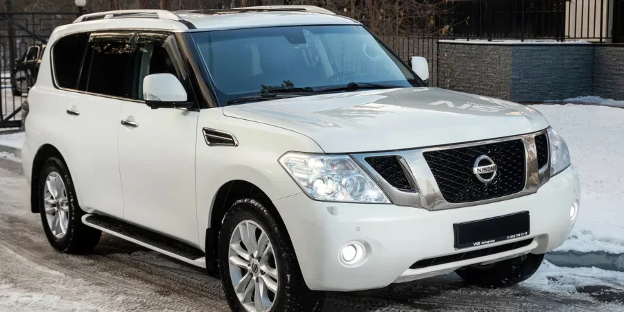 Nissan Patrol blanche