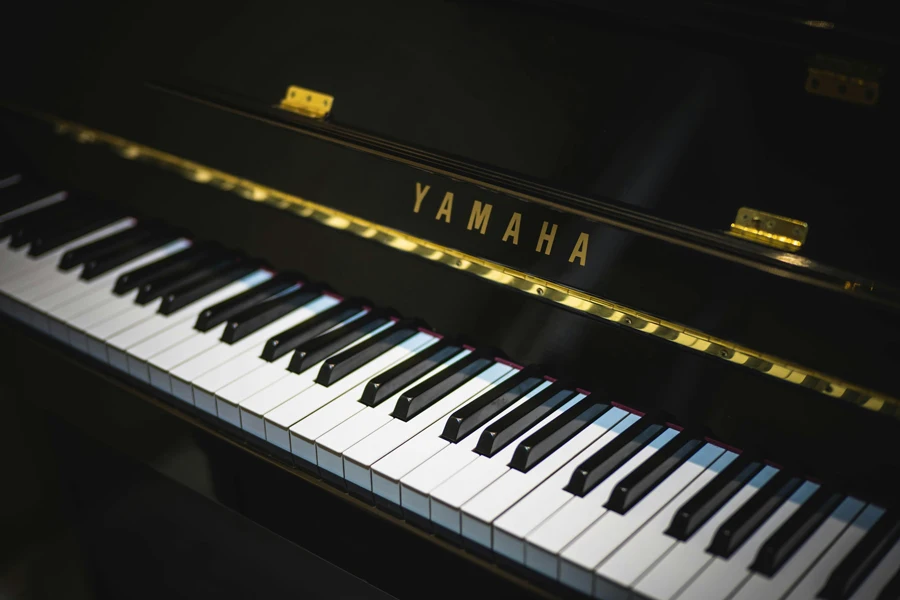 Piano Yamaha negro