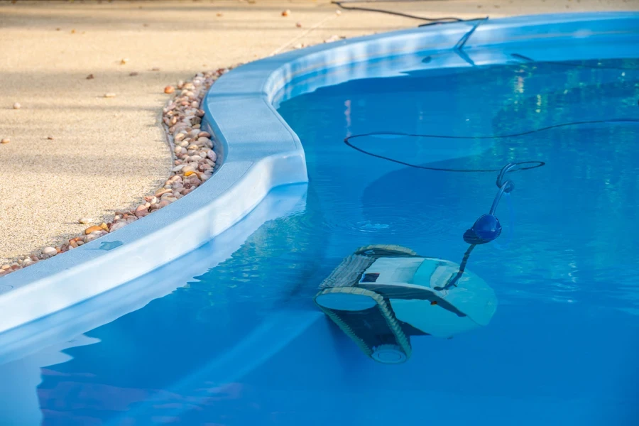 Aspirateur robotisé pour piscine