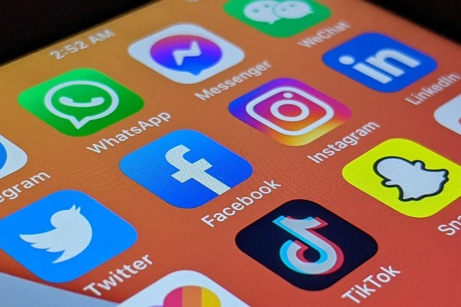 Una variedad de iconos de redes sociales.