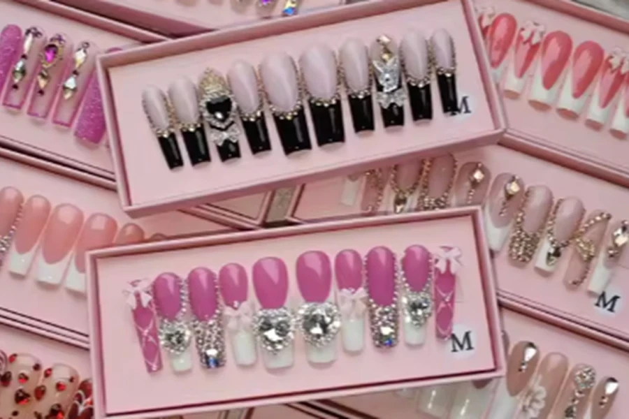 Ensemble d'ongles artificiels de luxe rose