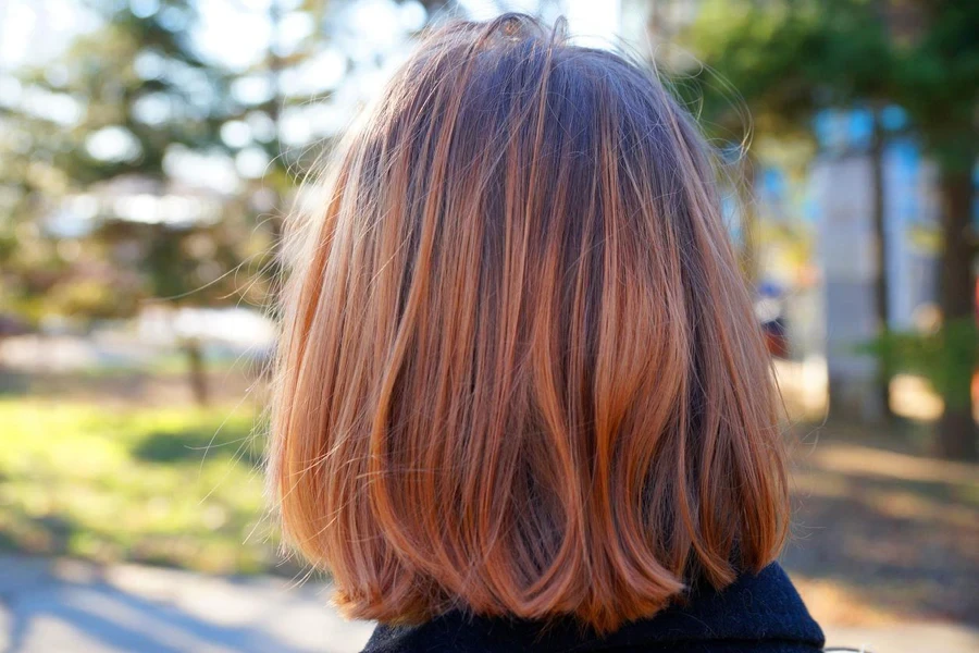 coupe de cheveux mi-longue pour femme