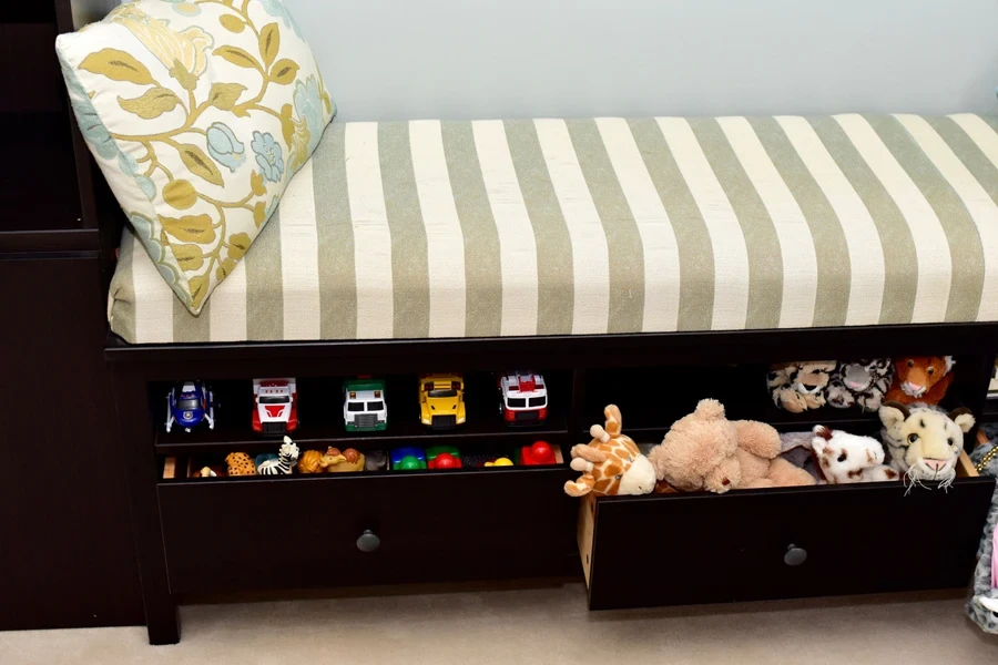 Easy storage solution under child’s bed