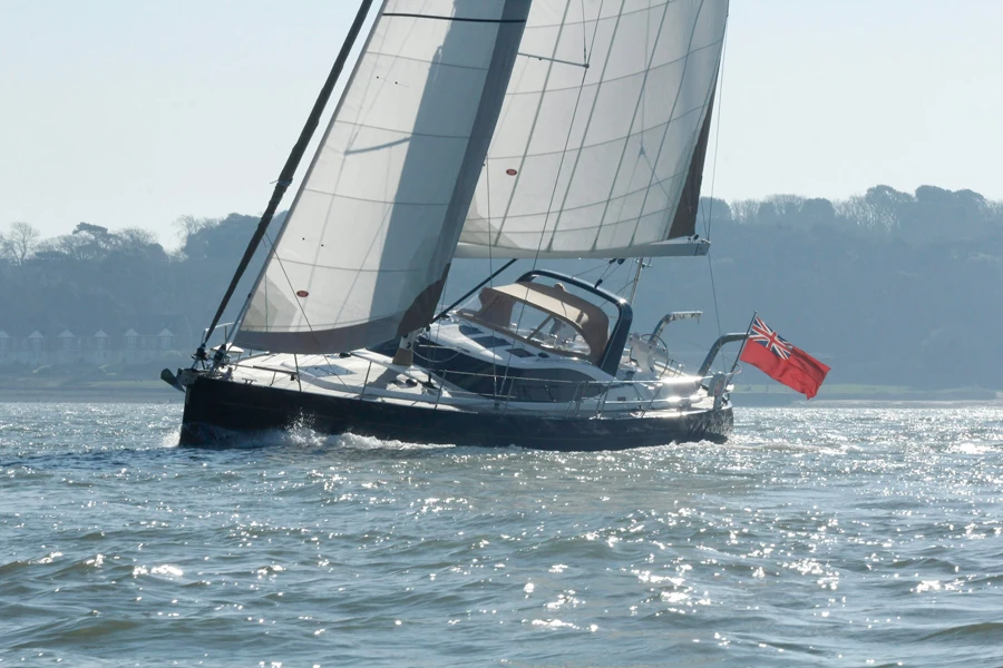 Naviguer en haute mer sur un yacht de luxe