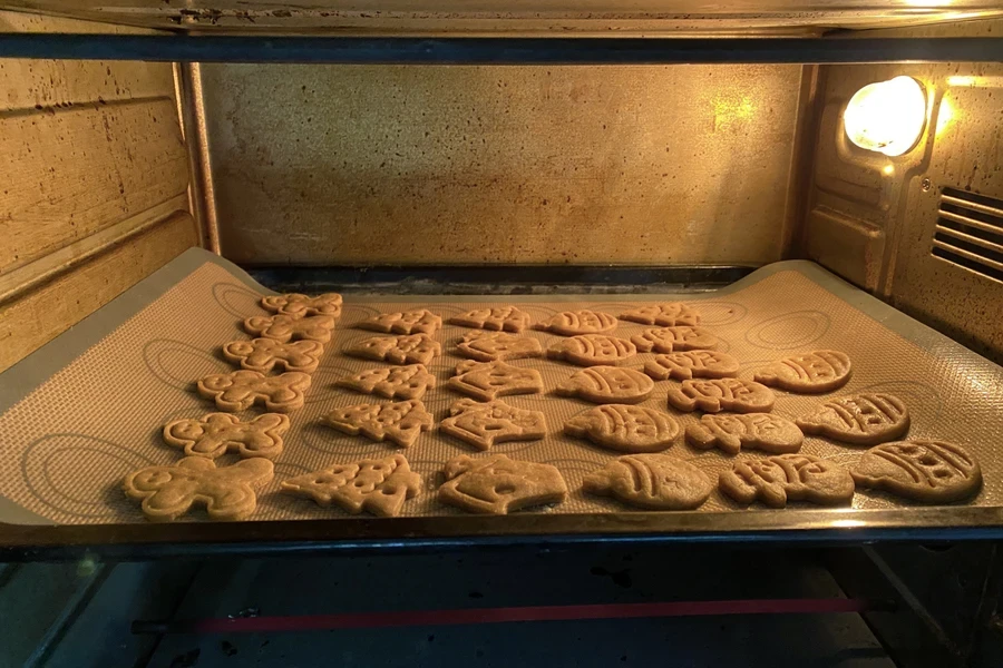 Galletas horneadas en un horno de convección