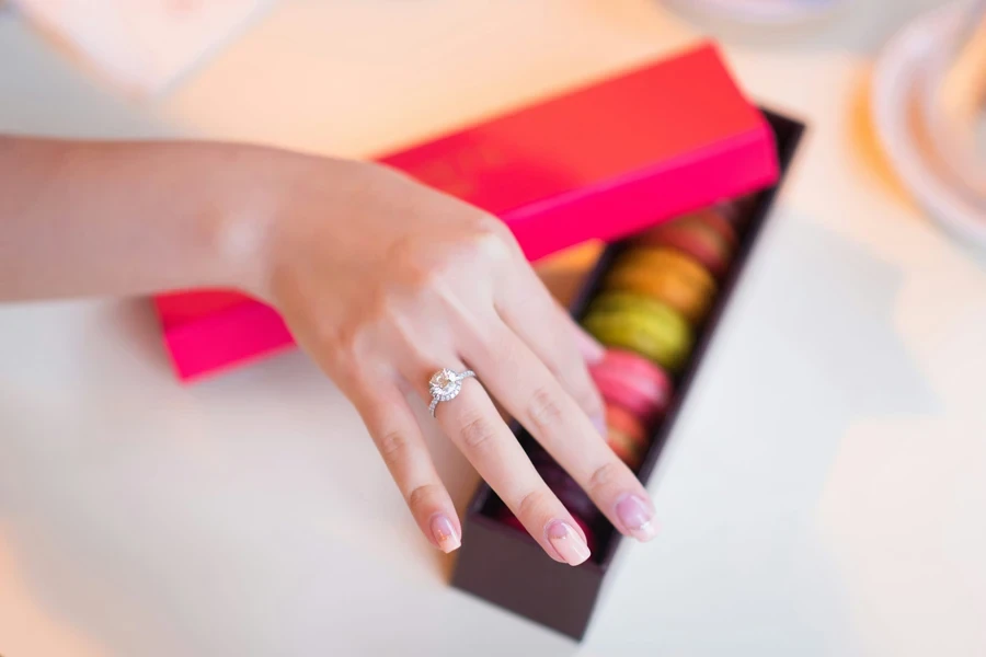 girl wearing an alternative French tips manicure