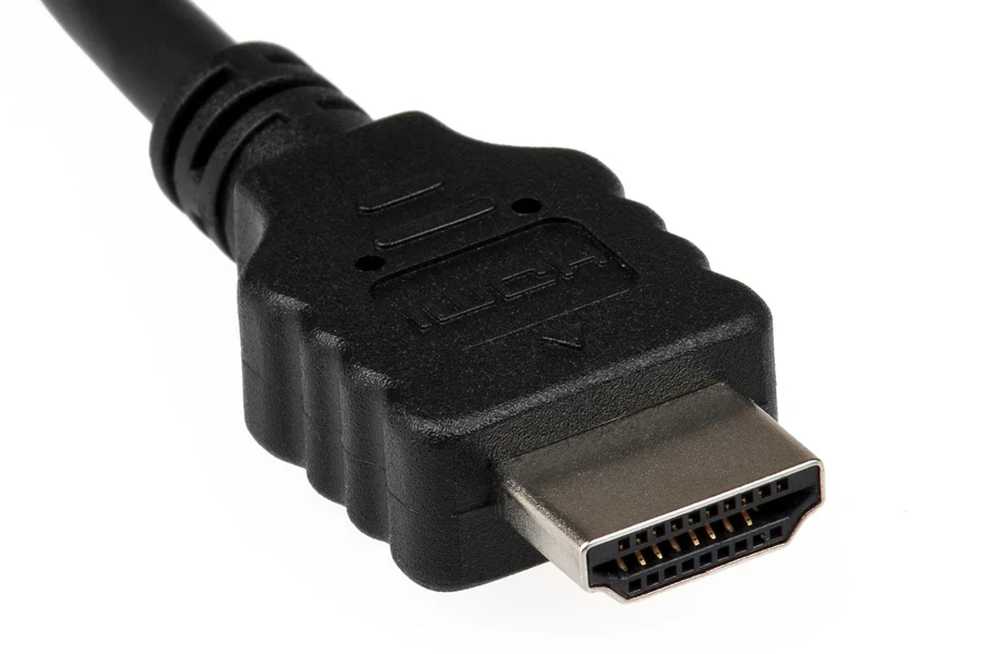 Gli adattatori DVI con connettori HDMI sono esempi di prodotti DVI essenziali per la transizione