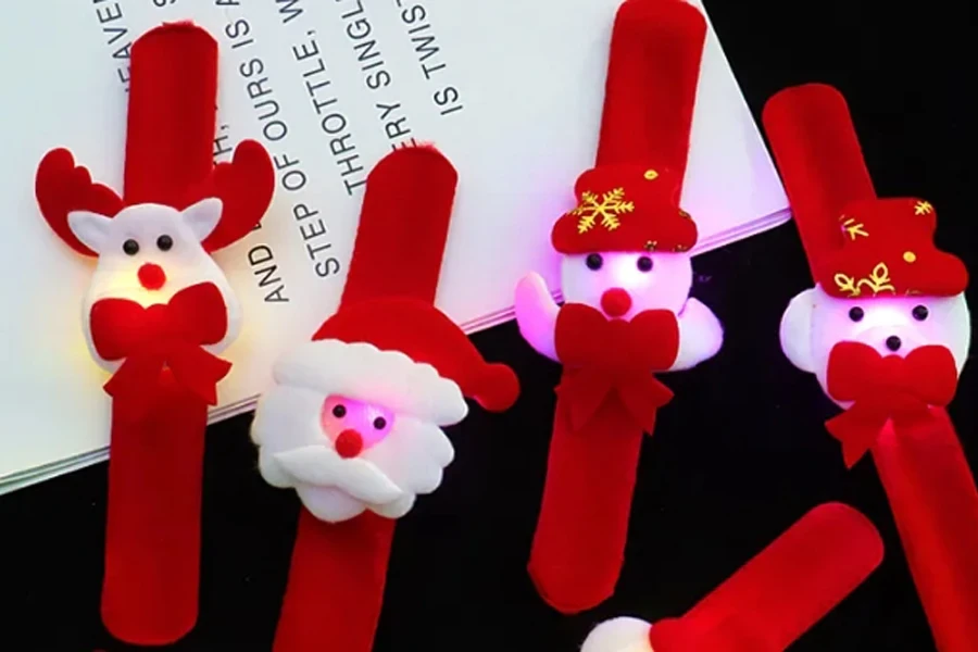 Großhandel Weihnachten LED Slap Bands Kinder Party Nette Santa Elch Schneemann