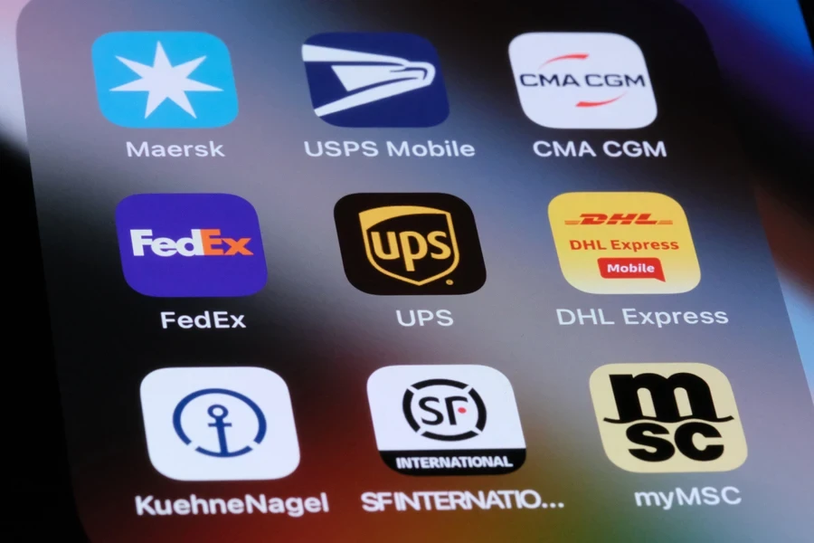 FedEx- und UPS-Apps auf dem Telefon eines Benutzers