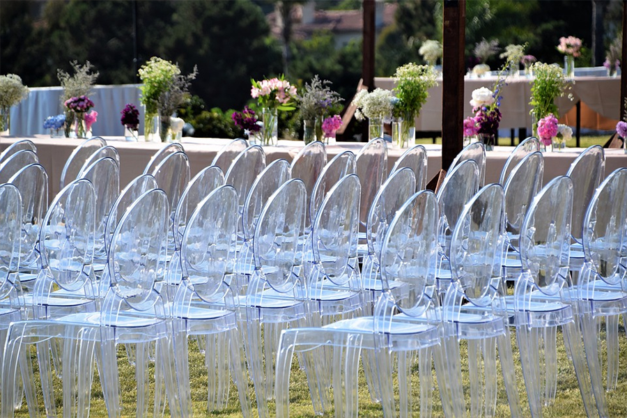 Chaises de mariage extérieures en acrylique transparent
