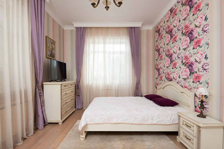 Papier peint botanique dans une chambre luxueuse