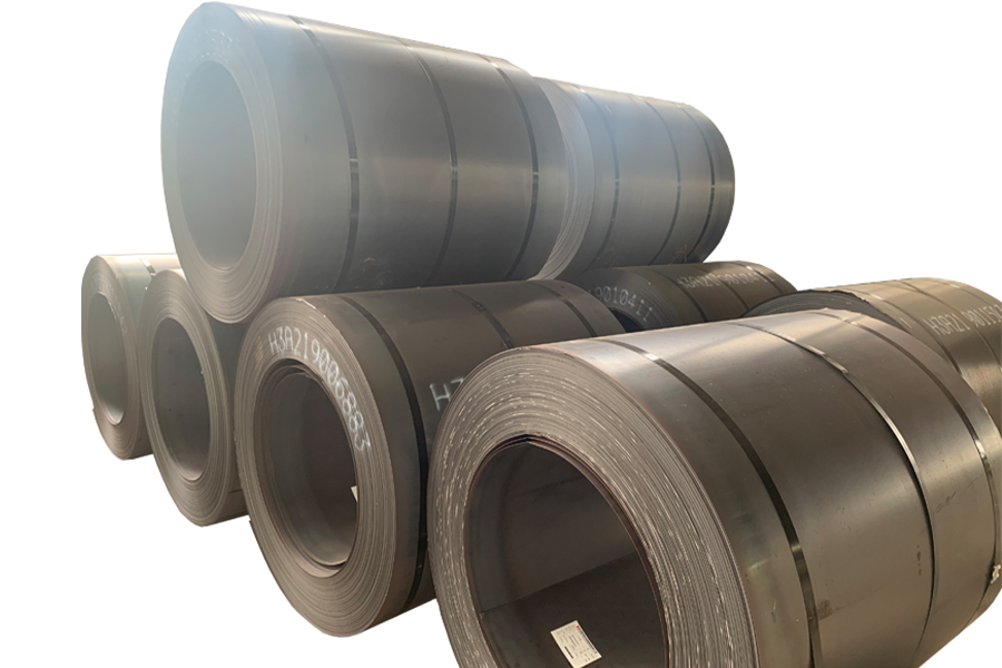 Пачка переплетенных горячекатаных листов и клейма производителя