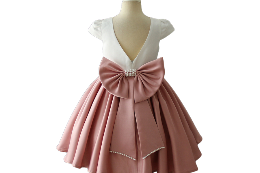 Белое персиковое платье с открытой спиной