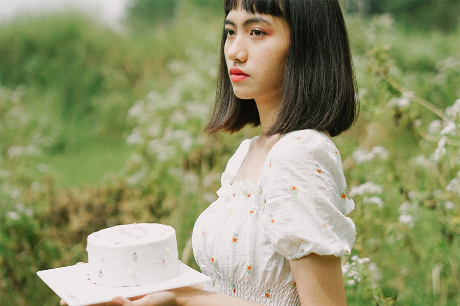 Mädchen verlassen sich auf Outfit-Ideen von TikTok, um aufzufallen, da der Algorithmus weiß, was sie wollen. Entdecken Sie, wie Sie mit diesem Trend profitabel sein können.