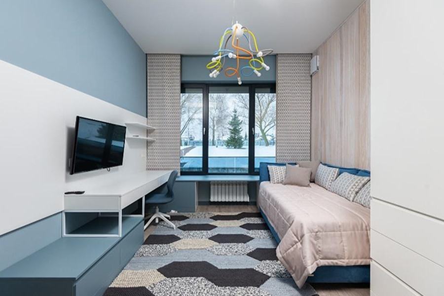 Dormitorio con sofá cama azul