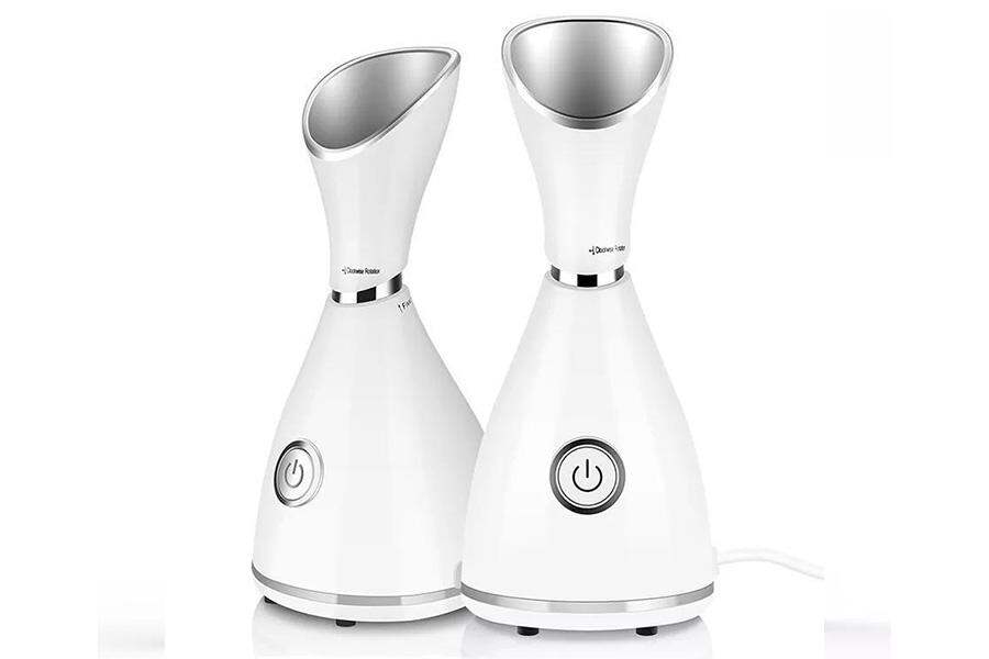 Un par de vaporizadores faciales.