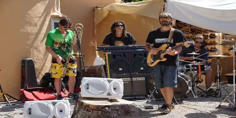 how men’s fashion is changing in 2022 rise of gloomy hippy