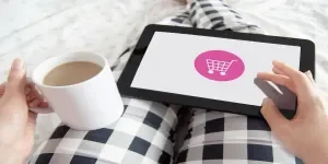 top 10 e-commerce trends defining online shopping in 2022