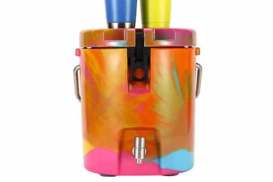 Kotak pendingin kecil multi-warna dengan katup cair di bagian depan