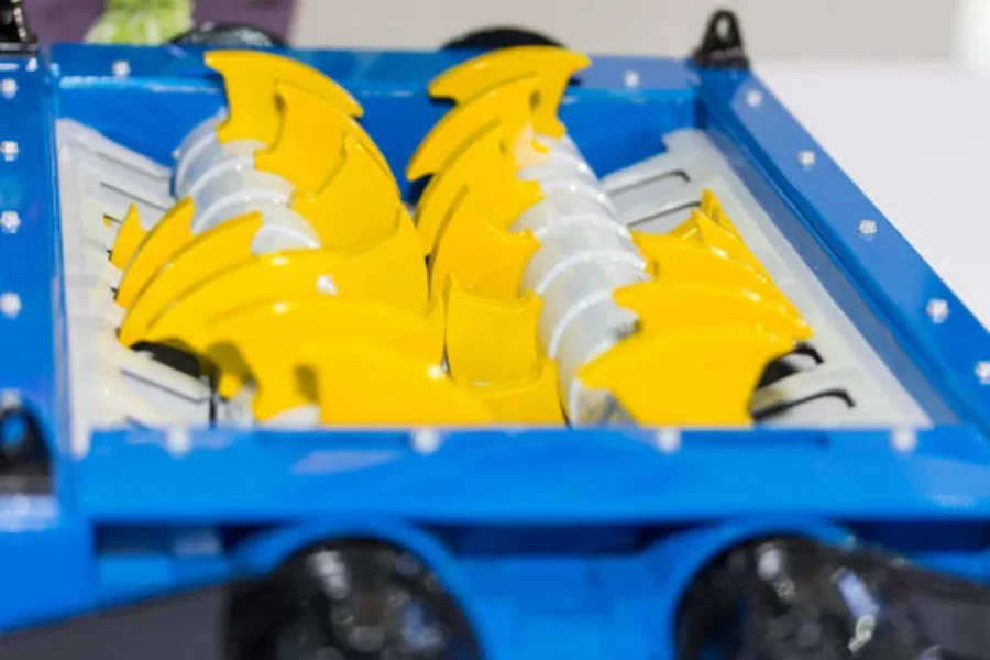 Роликовый и ножевой шредер для тяжелых условий эксплуатации