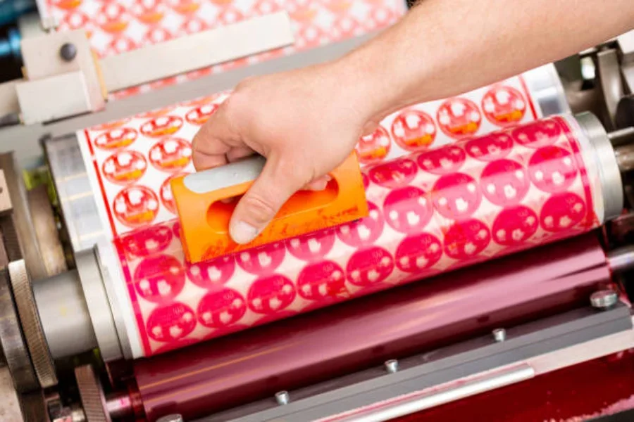Dirt removal from a photopolymer in flexo printing