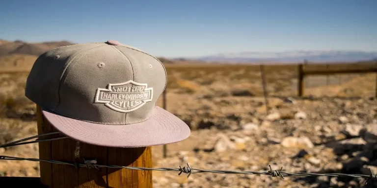 hat-market