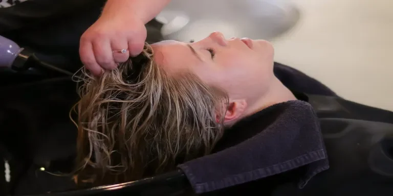 how to select shampoo chairs