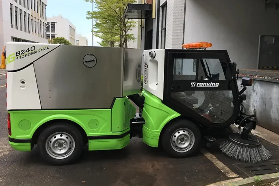 Automatic industrial floor sweeper