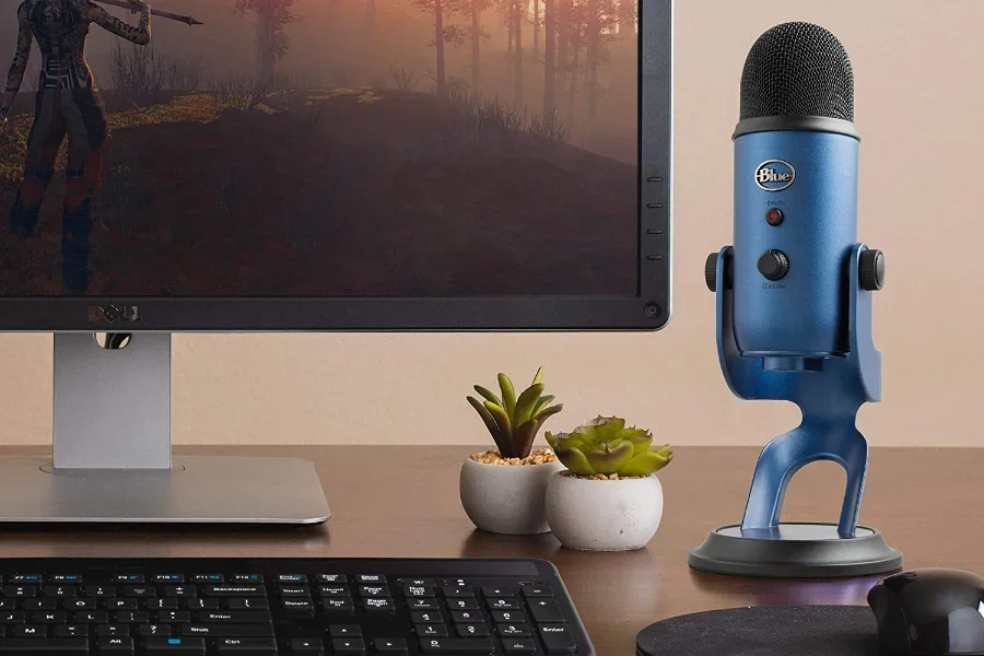 Mikrofon Blue Yeti berdiri