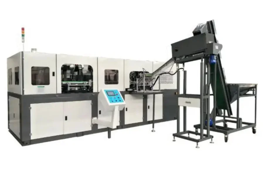 Oil pet bottle injection molding machine