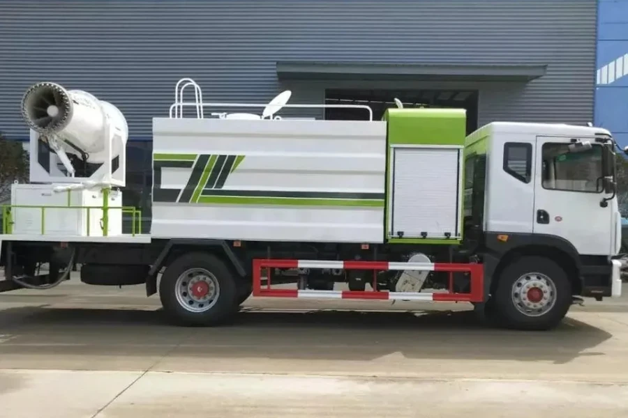 Camion anti-poussière avec un grand réservoir d'eau