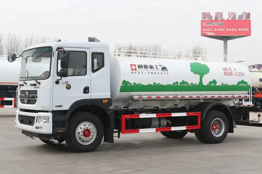 Heavy duty 20000-liter water sprinkler tank truck