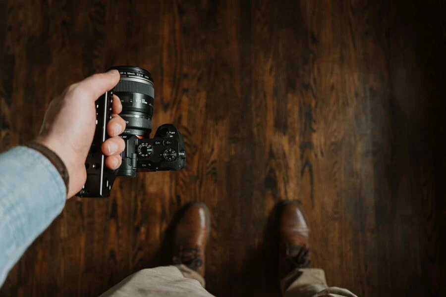 A man holding hand-held stabilizer