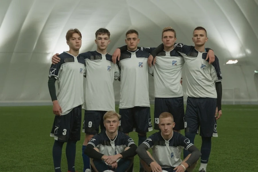 grupo de jugadores de fútbol en uniforme