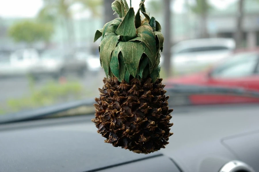 Ambientador de coche afrutado en forma de piña