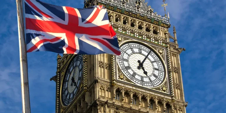 the 10 industries with the largest number of businesses in the uk