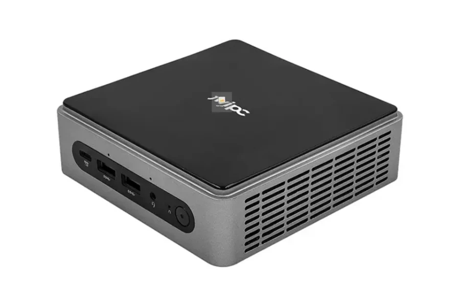 um mini pc econômico em um fundo branco