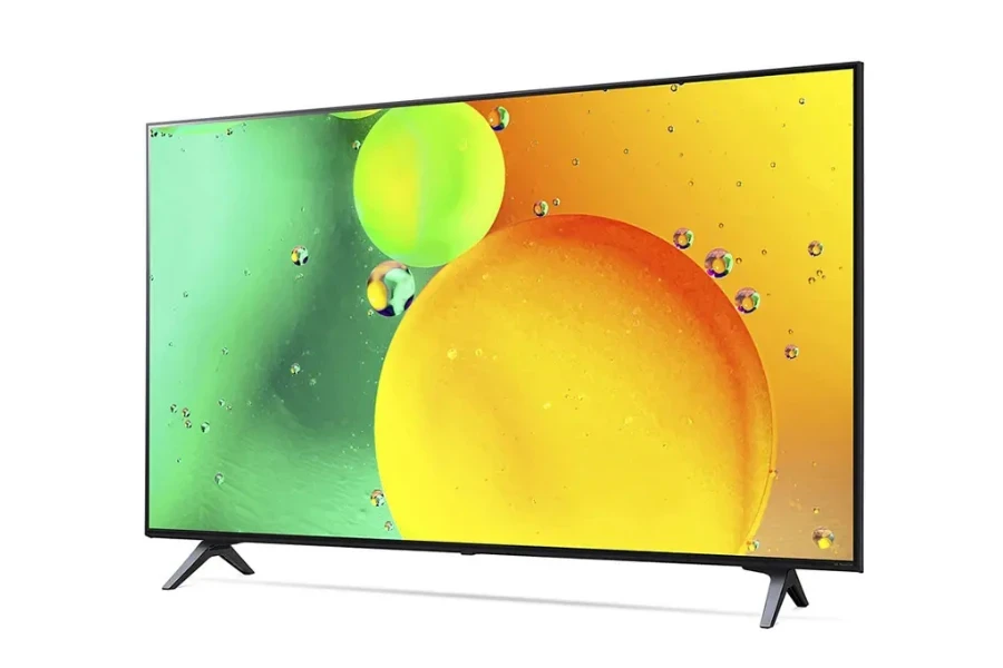 beyaz arka planda tam dizili LED TV