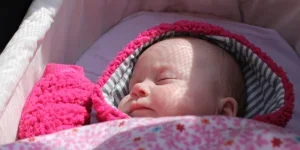 Bayi tidur di buaian
