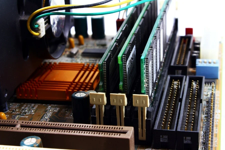 Computer-Motherboard mit RAM-Komponenten