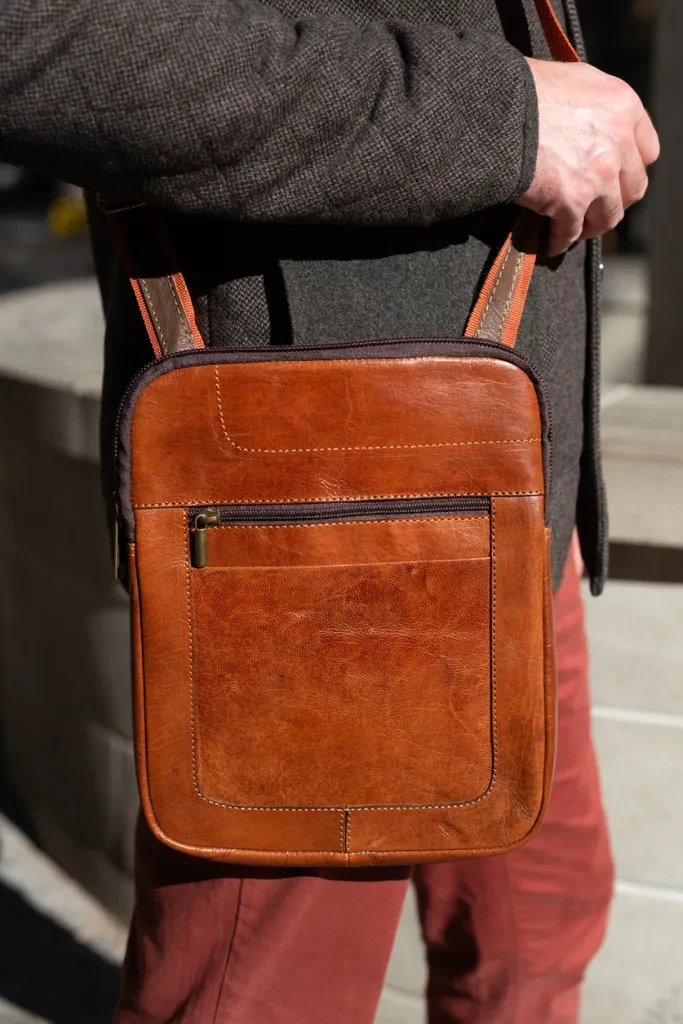 Borsa messenger in pelle a tracolla