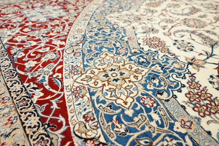 Tapis vintage aux motifs complexes