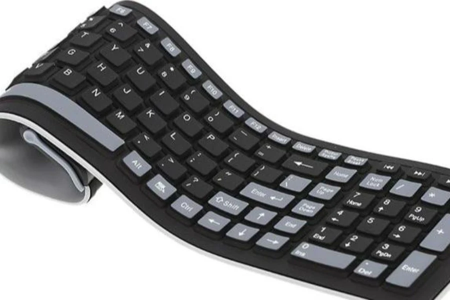 Un teclado flexible medio plegado