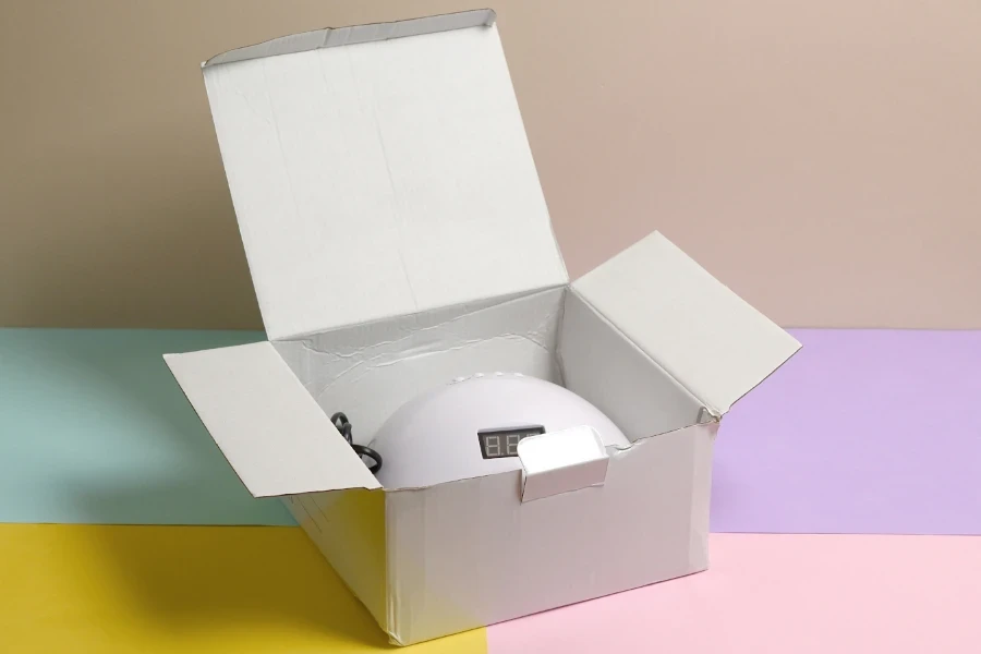 Nail lamp in a box