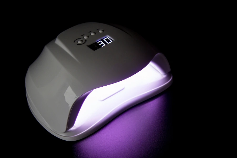 Nail lamp with timer set to 30 seconds