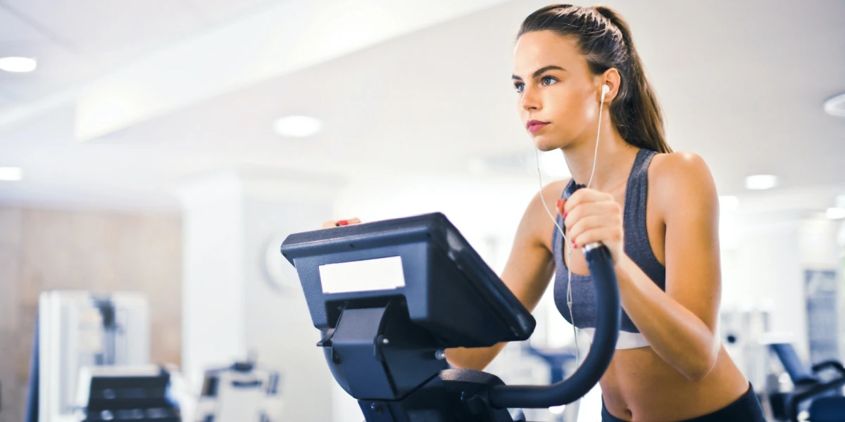 Accesorios de fitness para entrenamiento en casa o en el gimnasio: qué  ejercicios hacer con ellos