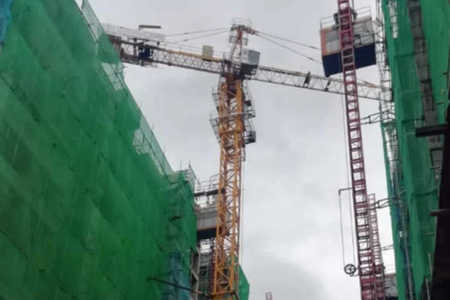 8 ton climbing tower cranes with anchoring to buildings